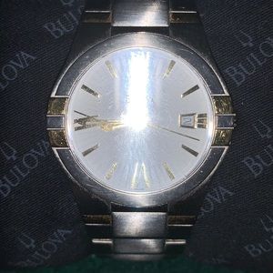 Bulova quartz watch Model 98H04